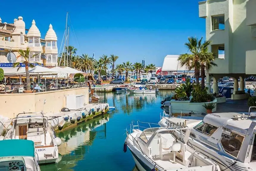 Coqueto Apartamento En Puerto Marina Con Piscina 贝纳尔马德纳 公寓